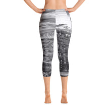 Load image into Gallery viewer, Capri Leggings - Black and White - New York City Central Park - NYC Skyline